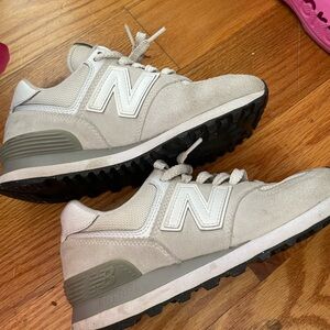 NEW BALANCE, WOMENS 5, light gray
